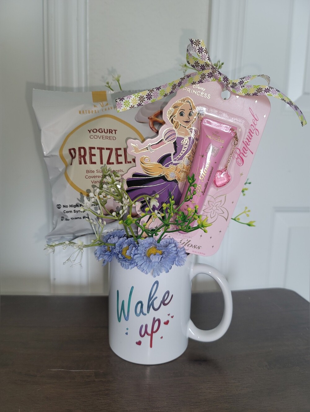 Princess Rapunzel Gift Mug Bouquet – Sweet Treat & Lip Gloss Gift Set